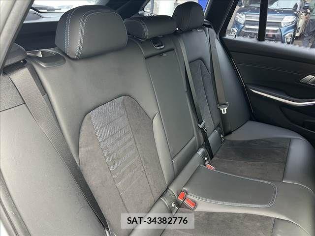 Bmw 3 SERIES 2021-03 1542997-29