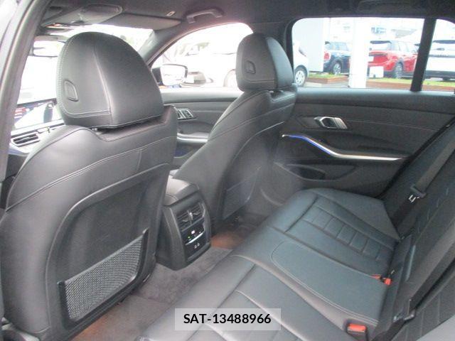 Bmw 3 SERIES 2022-04 2660616-18