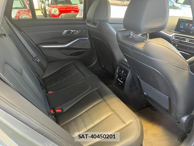 Bmw 3 SERIES 2022-10 7215305-12