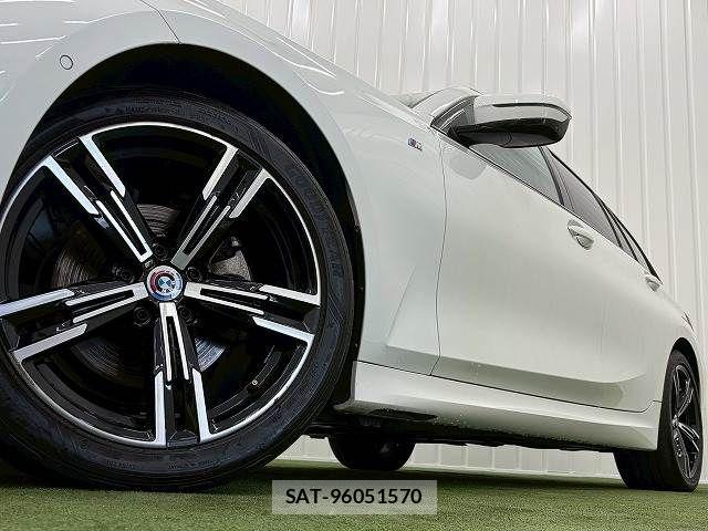 Bmw 3 SERIES 2023-04 7215304-18