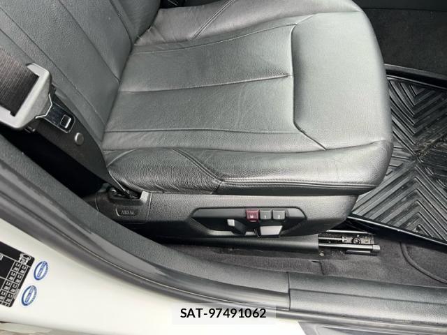 Bmw 3 SERIES 2013-05 7615218-16
