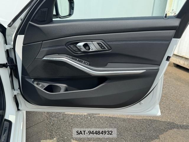 Bmw 3 SERIES 2021-07 8779611-23