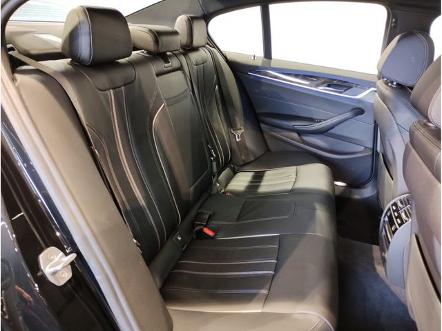 Bmw 5 SERIES 2017-06 482358-11