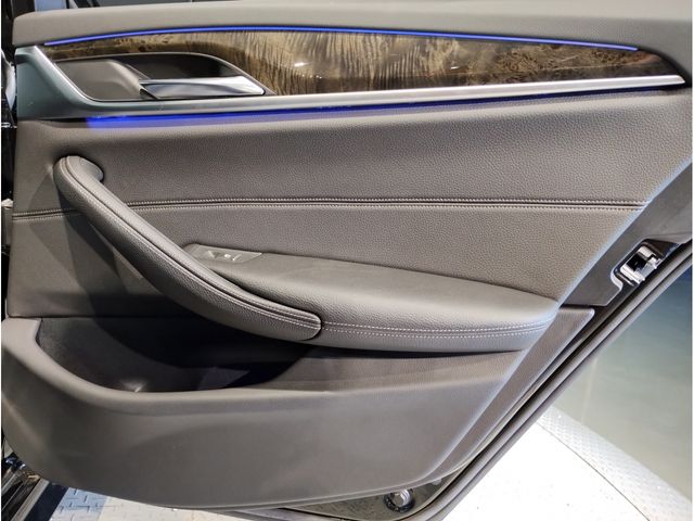 Bmw 5 SERIES 2017-06 482358-29