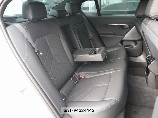 Bmw 5 SERIES 2024-04 637526-11