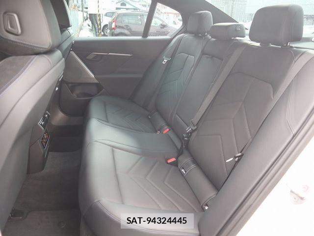 Bmw 5 SERIES 2024-04 637526-12