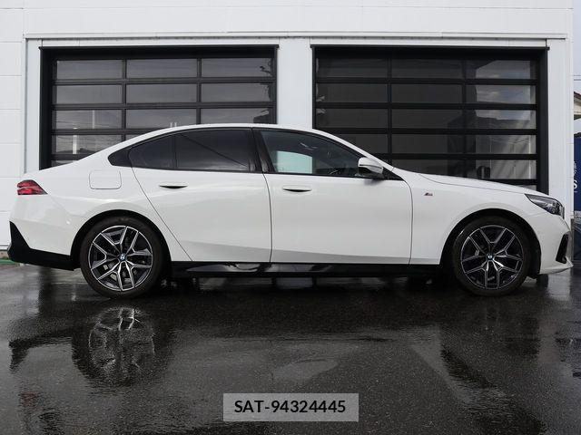 Bmw 5 SERIES 2024-04 637526-8
