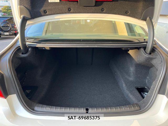 Bmw 5 SERIES 2018-03 1553835-11