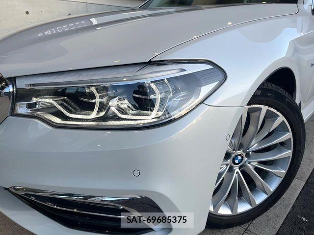 Bmw 5 SERIES 2018-03 1553835-12
