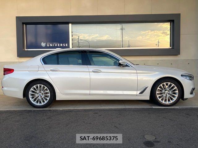 Bmw 5 SERIES 2018-03 1553835-18