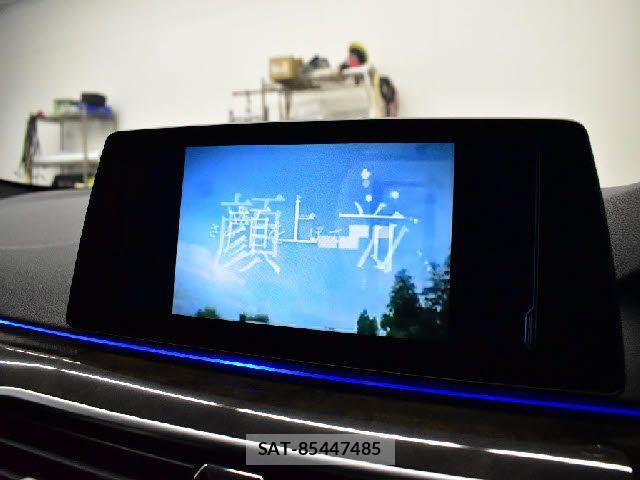 Bmw 5 SERIES 2017-05 1543047-12