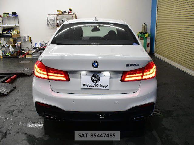 Bmw 5 SERIES 2017-05 1543047-23