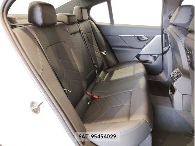 Bmw 5 SERIES 2023-12 1658194-11