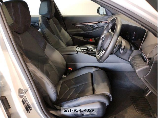 Bmw 5 SERIES 2023-12 1658194-13