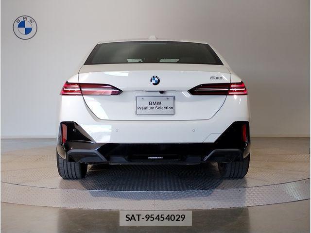 Bmw 5 SERIES 2023-12 1658194-4
