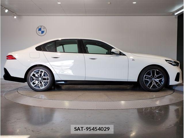 Bmw 5 SERIES 2023-12 1658194-7