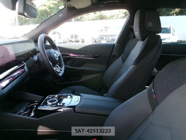 Bmw 5 SERIES 2024-04 2660710-11