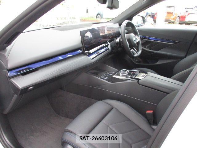 Bmw 5 SERIES 2025-04 2660707-1
