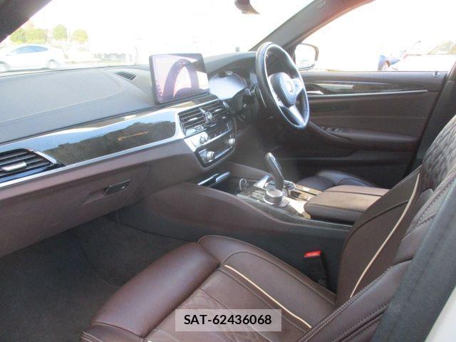 Bmw 5 SERIES 2022-06 4391694-1