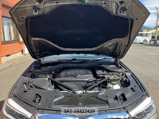Bmw 5 SERIES 2017-08 4931383-26