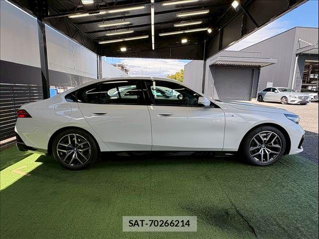 Bmw 5 SERIES 2024-11 5860620-14