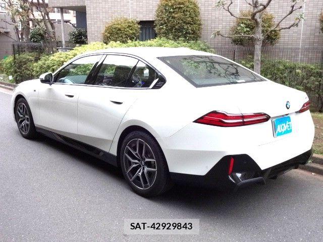 Bmw 5 SERIES 2023-12 5860621-2