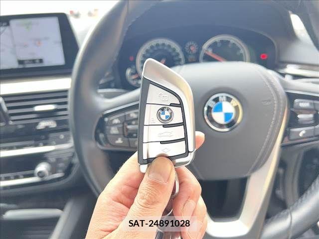Bmw 5 SERIES 2017-02 6242409-23