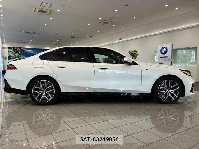 Bmw 5 SERIES 2024-03 6525624-2