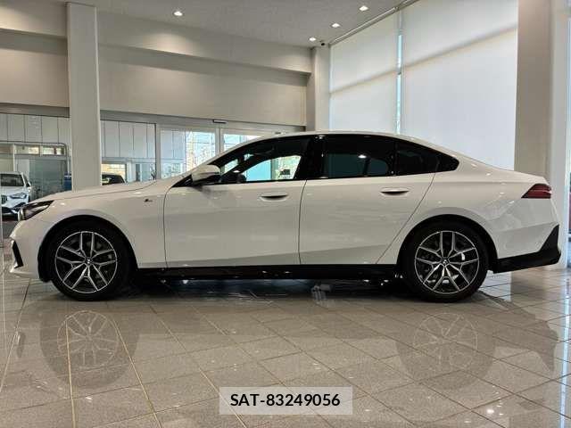 Bmw 5 SERIES 2024-03 6525624-3