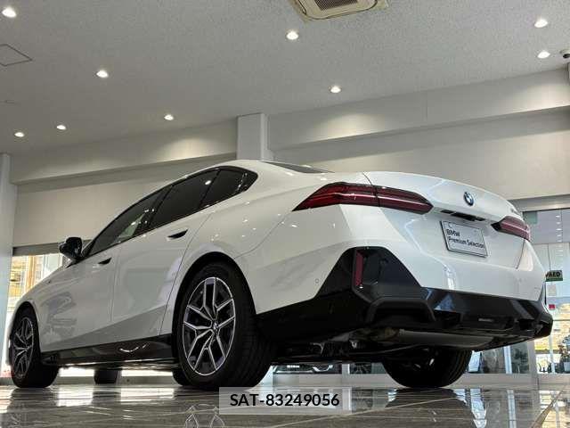 Bmw 5 SERIES 2024-03 6525624-6