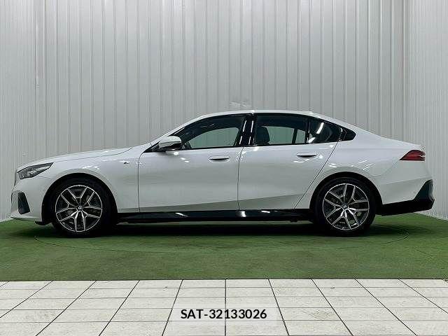 Bmw 5 SERIES 2024-03 6544341-13