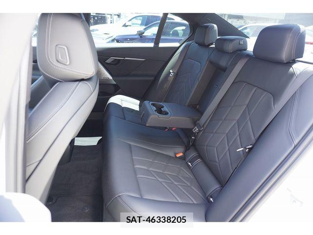 Bmw 5 SERIES 2025-12 6813977-12