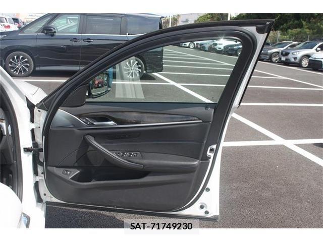 Bmw 5 SERIES 2018-06 6902682-28