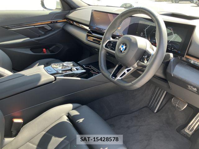 Bmw 5 SERIES 2025-09 7057661-1