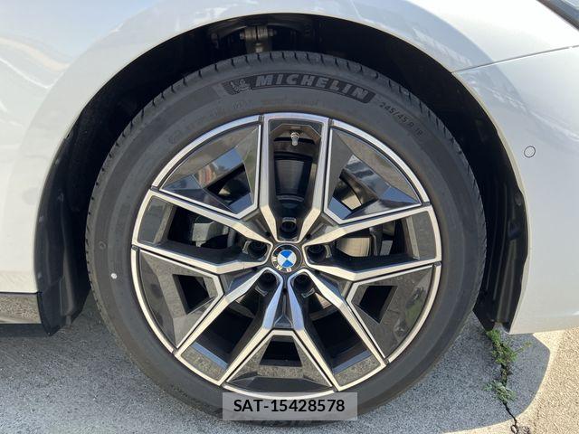 Bmw 5 SERIES 2025-09 7057661-19