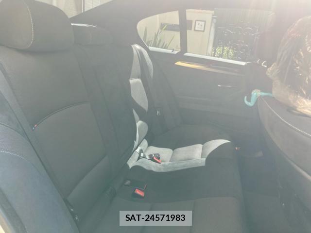 Bmw 5 SERIES 2013-09 7215330-12