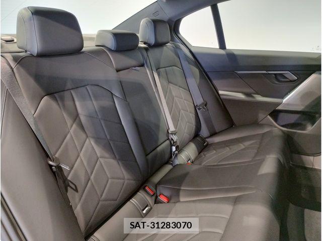 Bmw 5 SERIES 2024-05 7215342-11