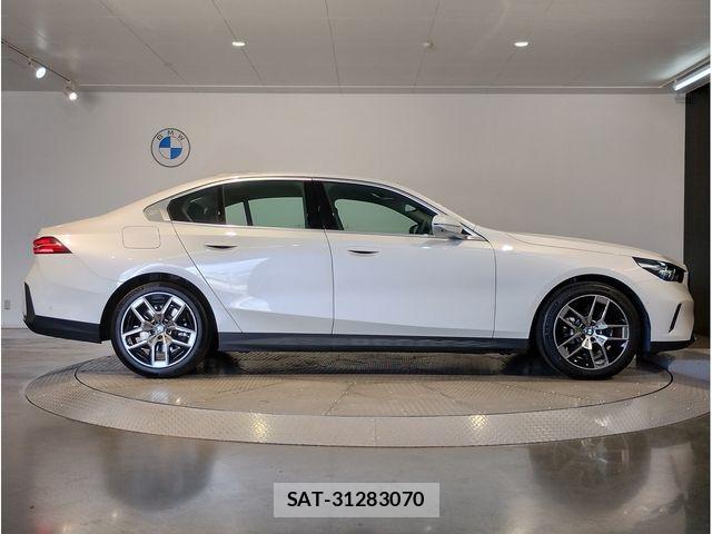 Bmw 5 SERIES 2024-05 7215342-7