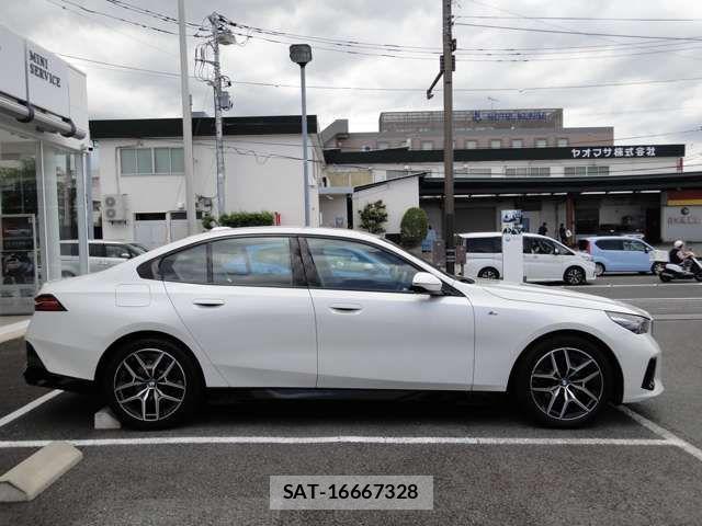 Bmw 5 SERIES 2024-11 7325933-2