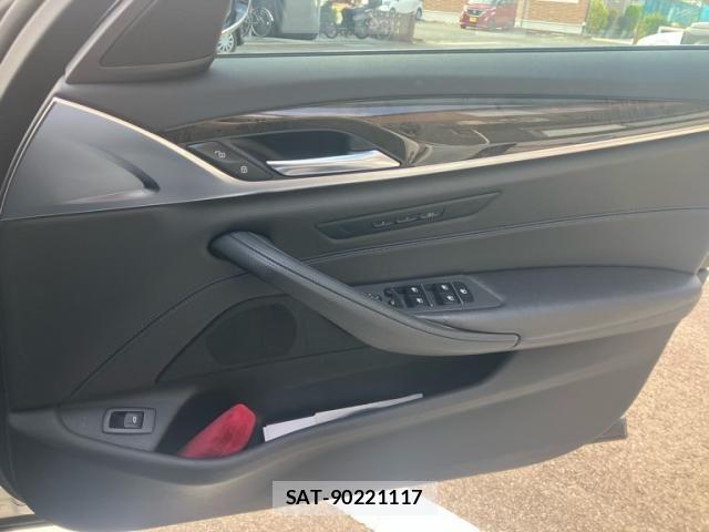 Bmw 5 SERIES 2017-09 7325940-13