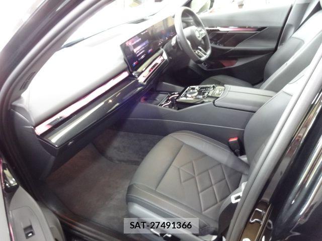 Bmw 5 SERIES 2025-09 7721404-12