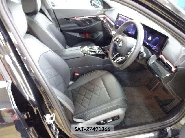 Bmw 5 SERIES 2025-09 7721404-15