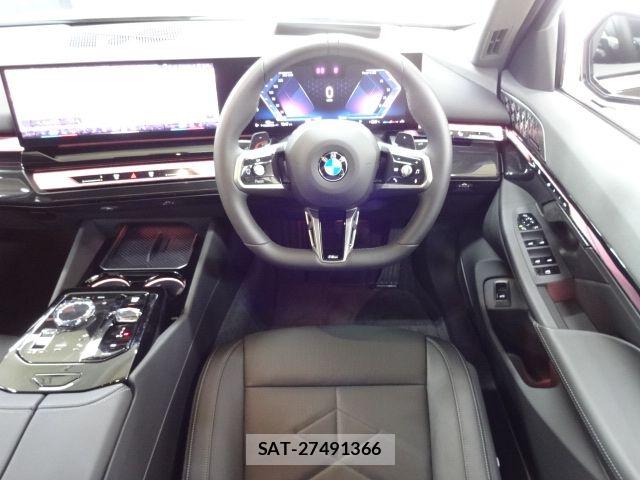Bmw 5 SERIES 2025-09 7721404-1