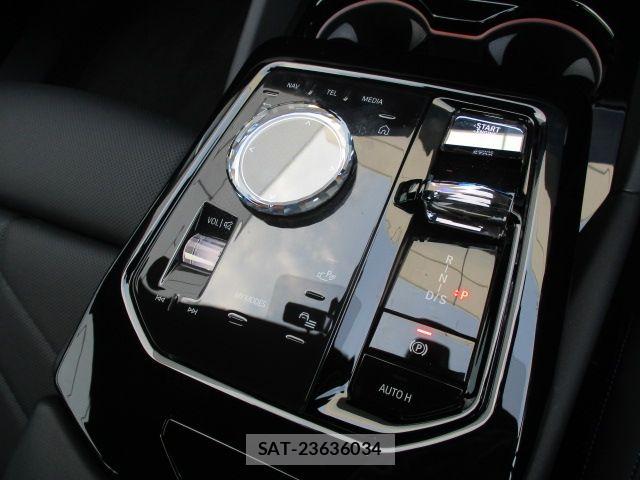 Bmw 5 SERIES 2025-09 7902326-12
