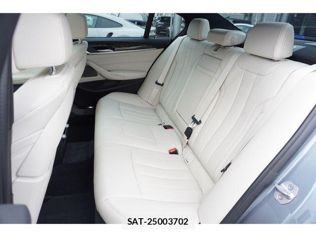 Bmw 5 SERIES 2018-06 7902327-12
