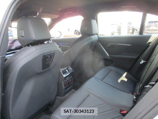 Bmw 5 SERIES 2025-09 7902325-17