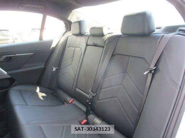 Bmw 5 SERIES 2025-09 7902325-18