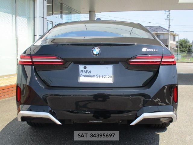 Bmw 5 SERIES 2025-10 8073042-9