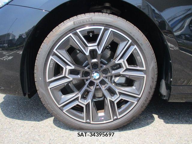 Bmw 5 SERIES 2025-10 8073042-6
