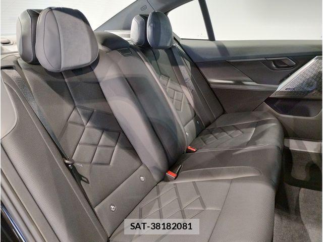 Bmw 5 SERIES 2026-03 8098243-11